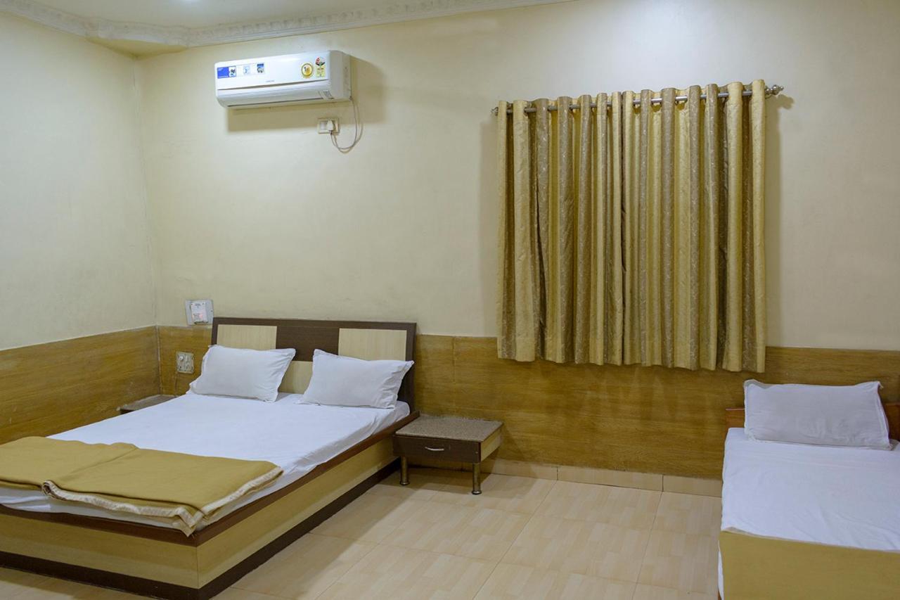 Hotel Mukesh Residency Пуне Екстер'єр фото