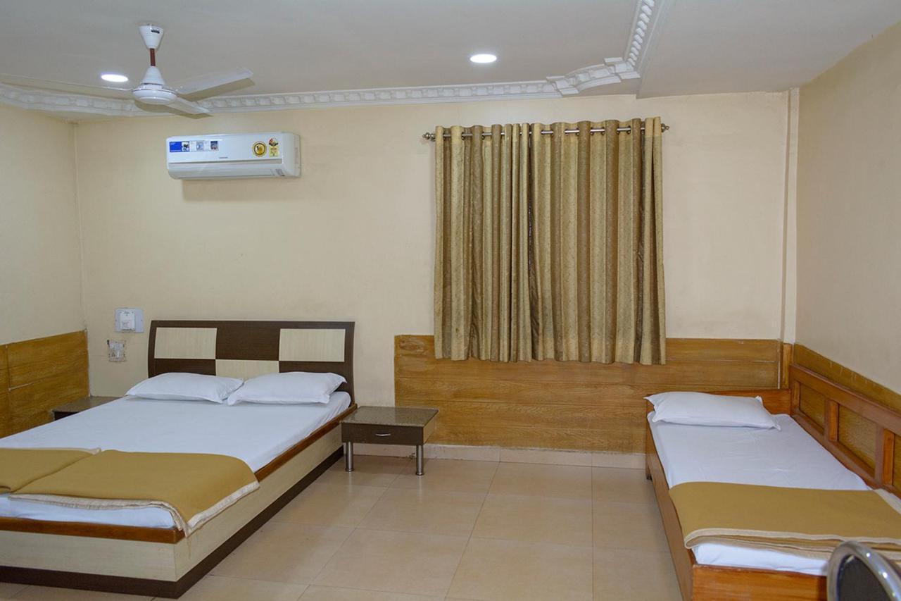 Hotel Mukesh Residency Пуне Екстер'єр фото