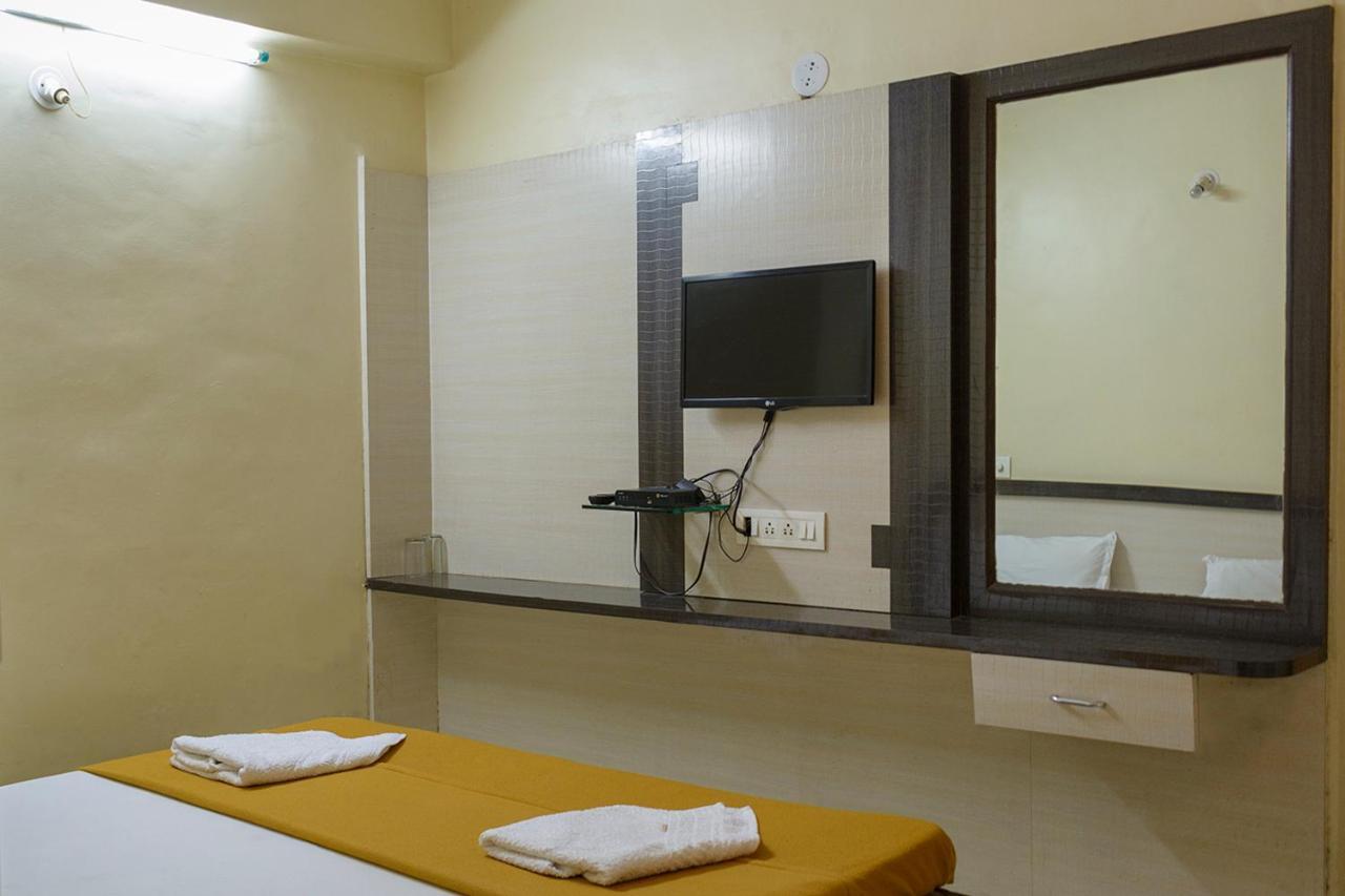 Hotel Mukesh Residency Пуне Екстер'єр фото