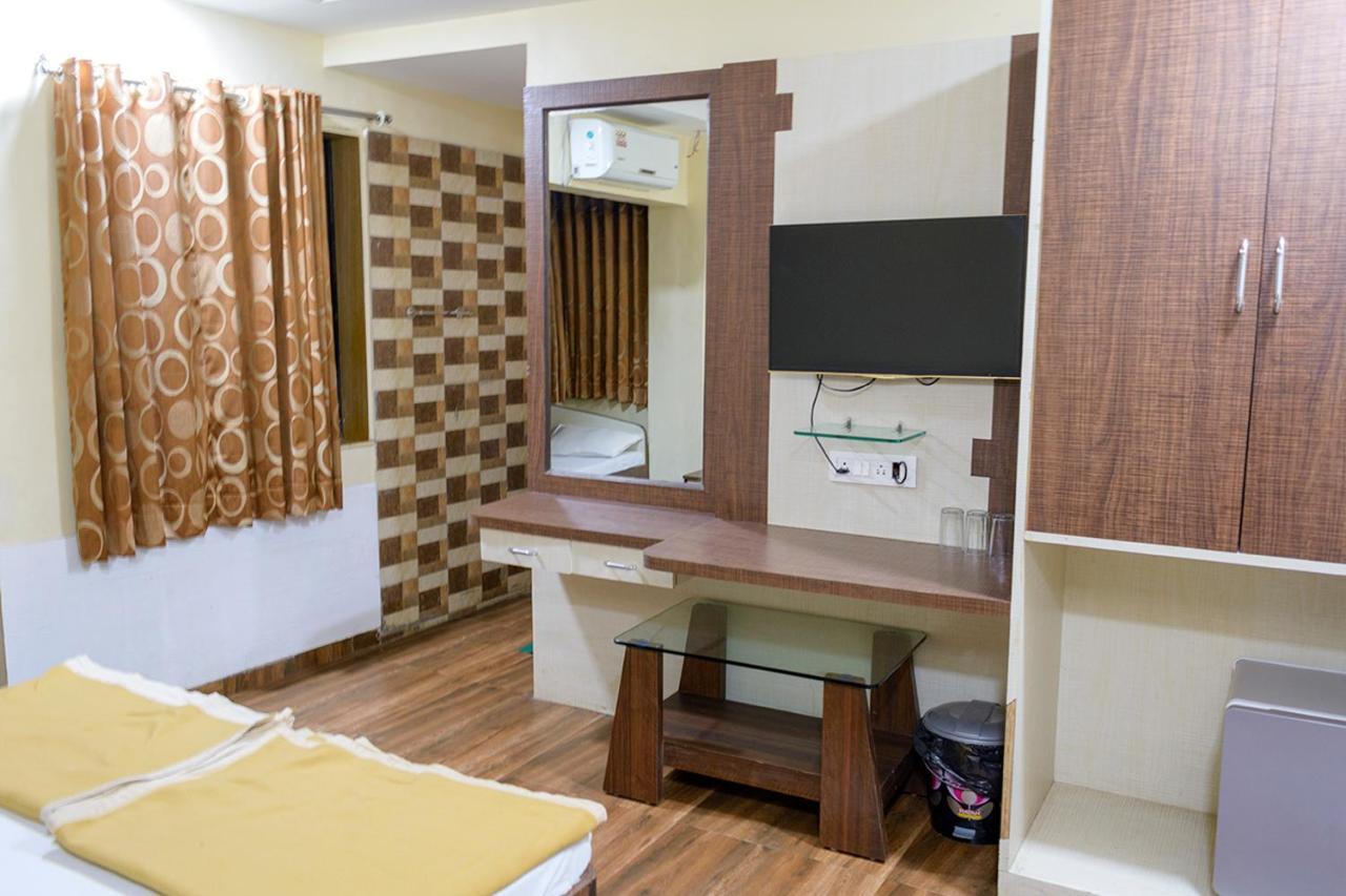 Hotel Mukesh Residency Пуне Екстер'єр фото