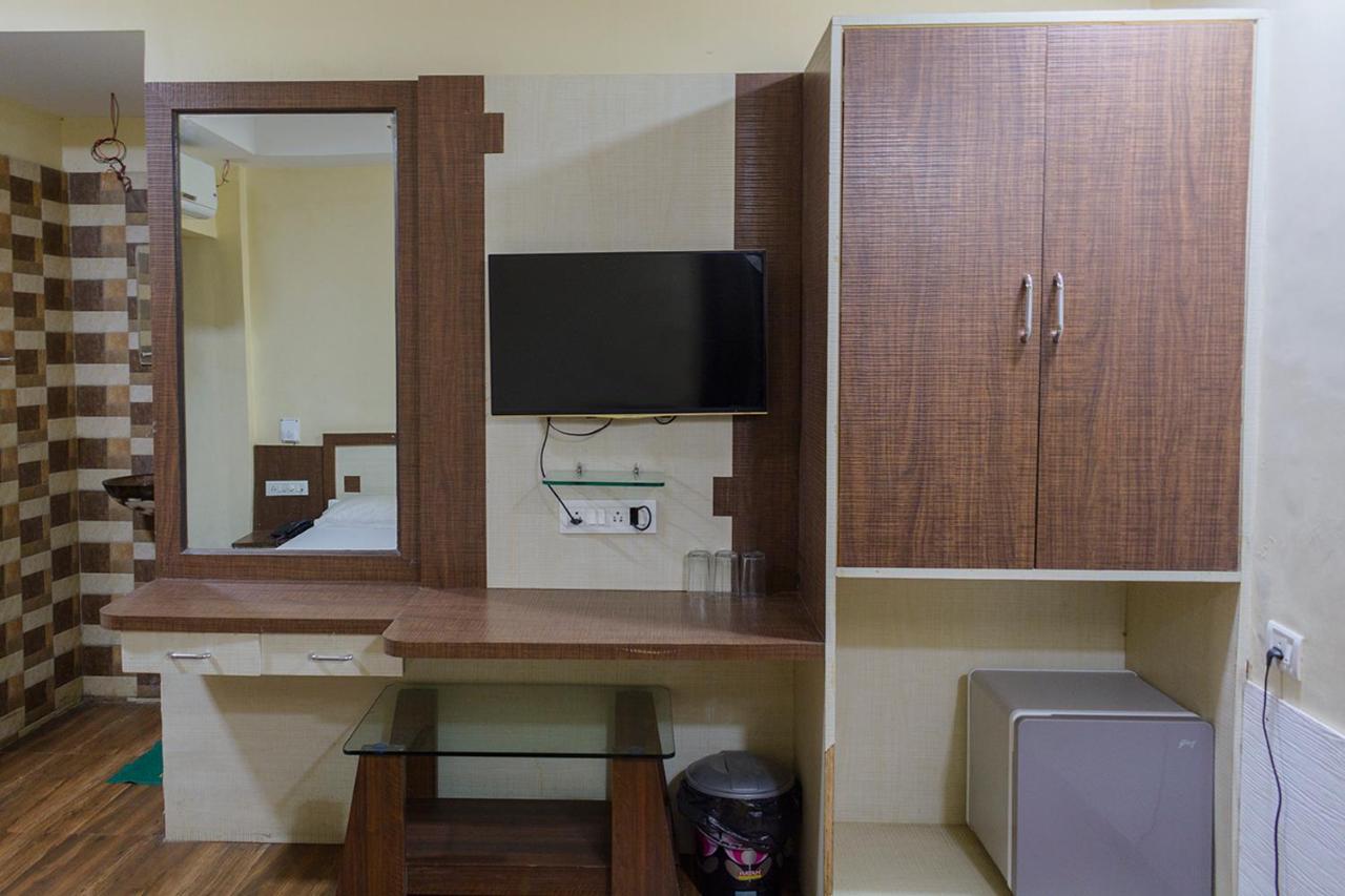Hotel Mukesh Residency Пуне Екстер'єр фото